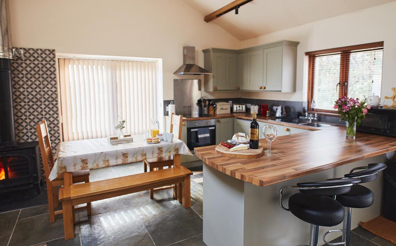 The Old Dairy - Boutique Countryside Cottage At Harrys Cottages Pen-y-Clawdd Exterior photo